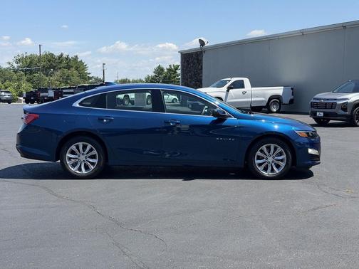 Pacific Blue Metallic 2019 Chevrolet Malibu LT