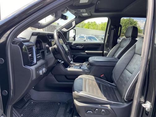 Onyx Black 2025 GMC Sierra 2500 AT4X