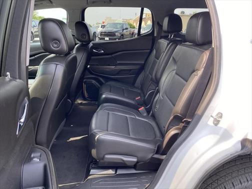 2023 GMC Acadia AWD SLT