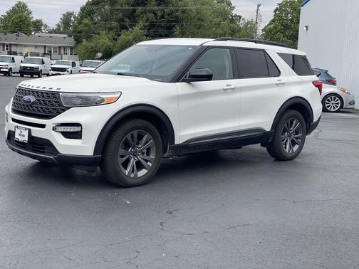 Star White Metallic Tri-Coat 2023 Ford Explorer XLT