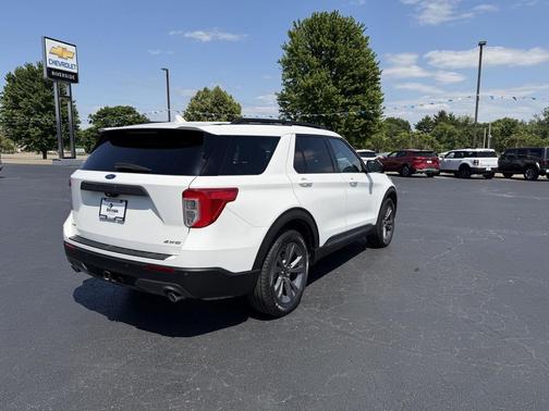 Star White Metallic Tri-Coat 2023 Ford Explorer XLT