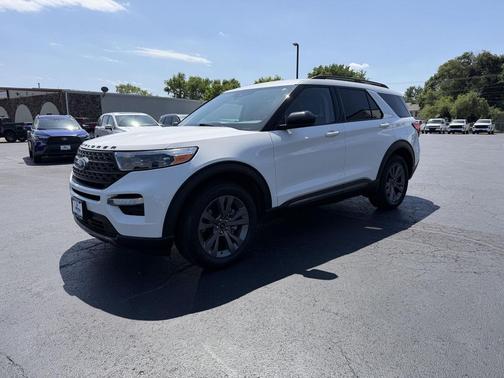Star White Metallic Tri-Coat 2023 Ford Explorer XLT