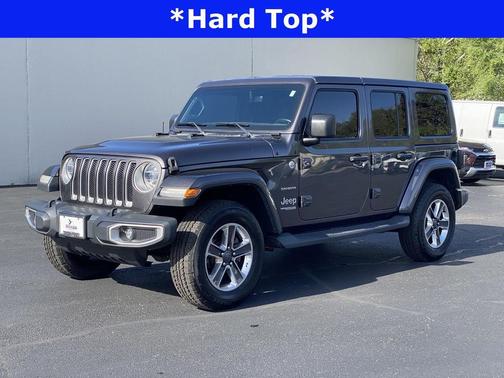 Granite Crystal Metallic Clearcoat 2018 Jeep Wrangler Unlimited Sahara