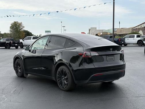 2022 Tesla Model Y Long Range Dual Motor All-Wheel Drive