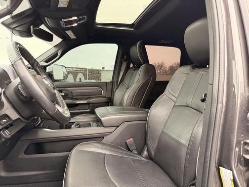 2019 RAM 2500 Limited Crew Cab 4x4 6'4' Box