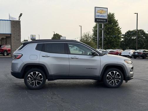Billet Silver Metallic Clearcoat 2023 Jeep Compass Limited