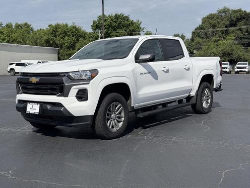 Summit White 2024 Chevrolet Colorado LT