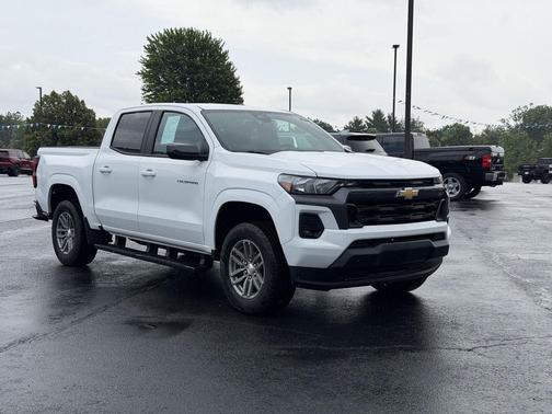Summit White 2024 Chevrolet Colorado LT
