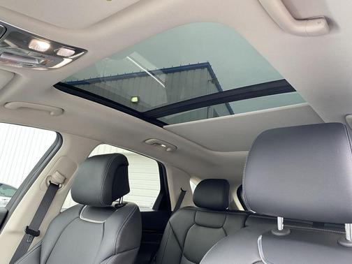 2022 Genesis GV70 2.5T AWD