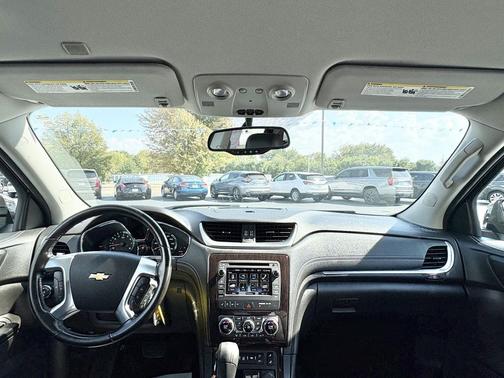 2017 Chevrolet Traverse 2LT