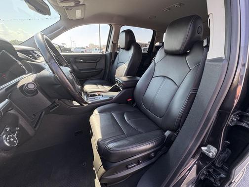 2017 Chevrolet Traverse 2LT