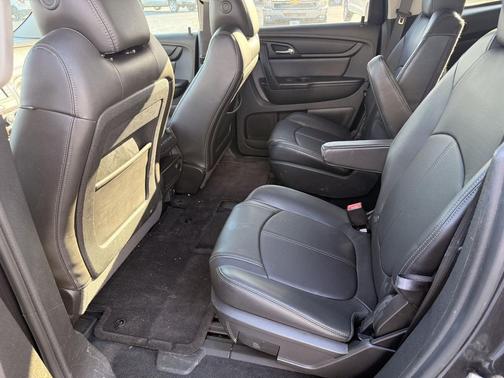 2017 Chevrolet Traverse 2LT