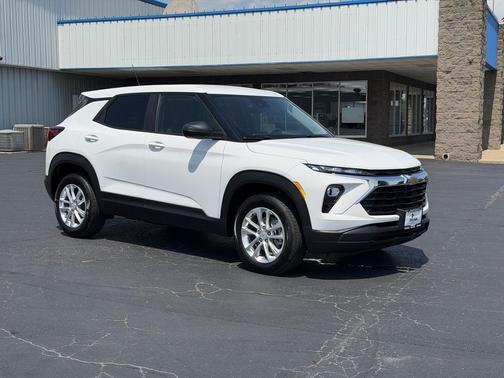 Summit White 2026 Chevrolet Trailblazer LS
