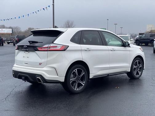 2022 Ford Edge ST
