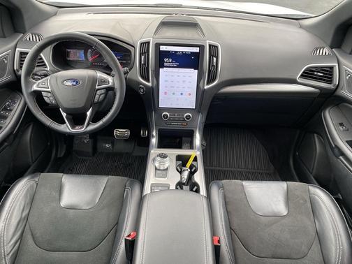 2022 Ford Edge ST