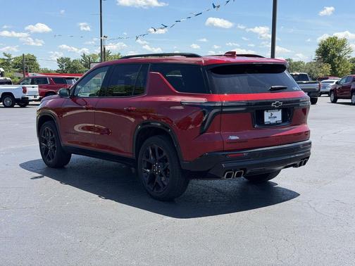 Radiant Red Tintcoat 2024 Chevrolet Traverse RS