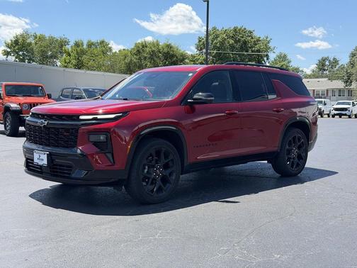 Radiant Red Tintcoat 2024 Chevrolet Traverse RS
