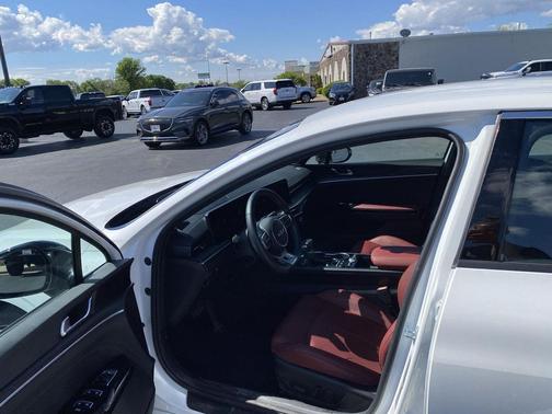 Snow White Pearl 2026 Kia K5 GT-Line FWD