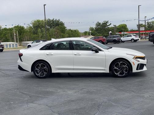 Snow White Pearl 2026 Kia K5 GT-Line FWD