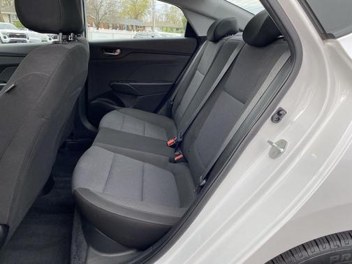 Frost White Pearl 2019 Hyundai Accent SE