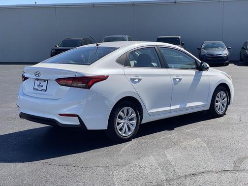 Frost White Pearl 2019 Hyundai Accent SE