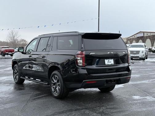 2022 Chevrolet Suburban 4WD Z71