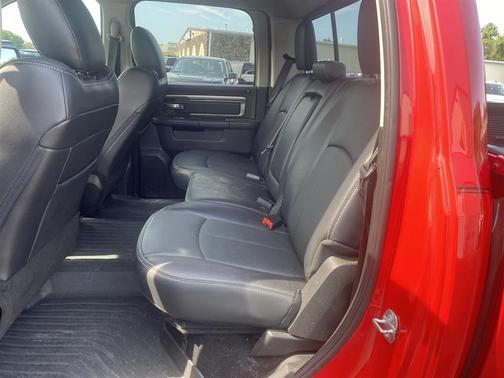 2018 RAM 1500 Night Crew Cab 4x4 5'7' Box