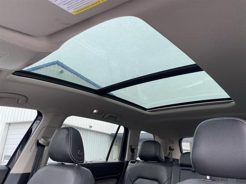 2023 Volkswagen Atlas 3.6L SEL Premium