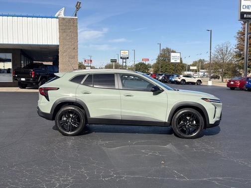 Cacti Green 2026 Chevrolet Trax FWD ACTIV