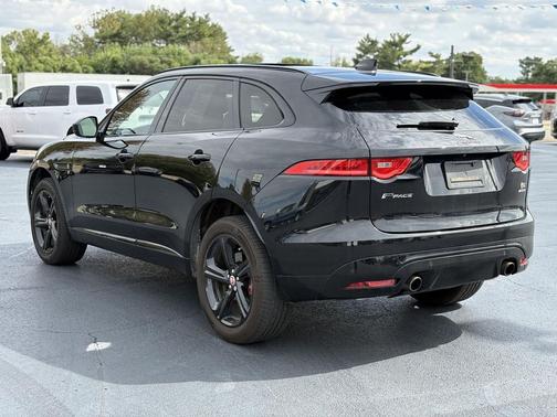 2019 Jaguar F-PACE S