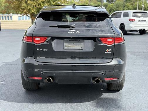 2019 Jaguar F-PACE S