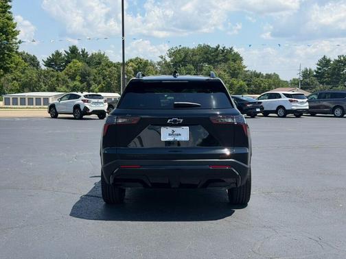 Mosaic Black Metallic 2027 Chevrolet Equinox AWD RS