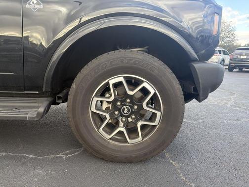 Shadow Black 2026 Ford Bronco Outer Banks