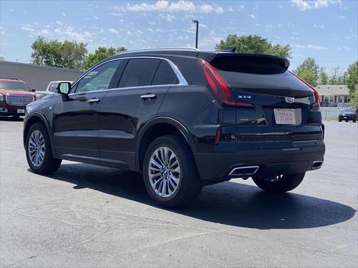 2025 Cadillac XT4 Premium Luxury