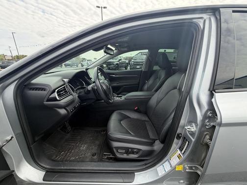 Celestial Silver Metallic/Midnight Black Metallic 2023 Toyota Camry XSE