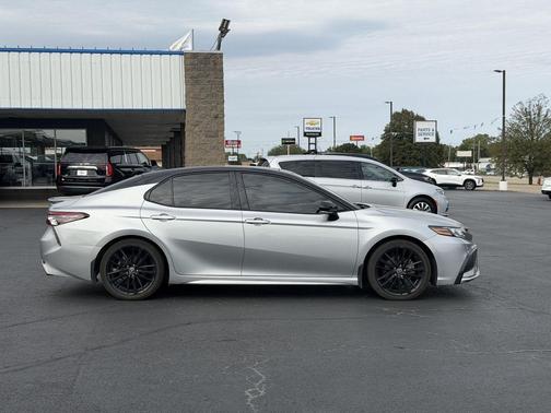 Celestial Silver Metallic/Midnight Black Metallic 2023 Toyota Camry XSE