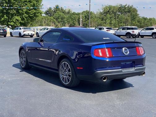 Kona Blue Metallic 2010 Ford Mustang GT