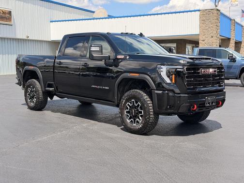 Onyx Black 2025 GMC Sierra 2500 AT4X