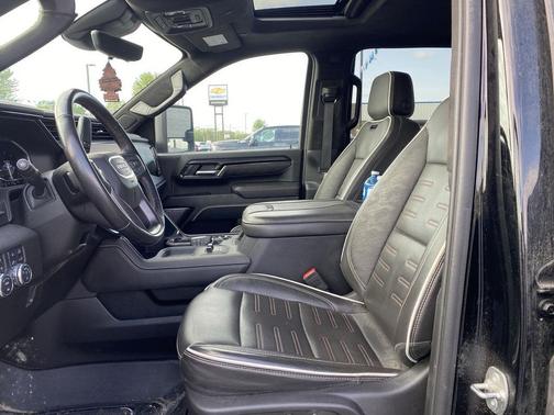 Onyx Black 2025 GMC Sierra 2500 AT4X