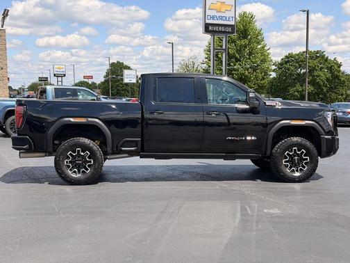 Onyx Black 2025 GMC Sierra 2500 AT4X