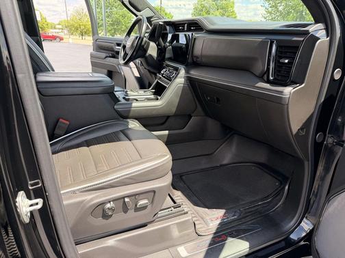 Onyx Black 2025 GMC Sierra 2500 AT4X