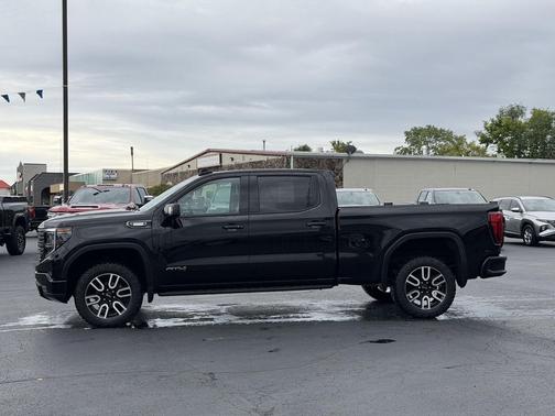Onyx Black 2024 GMC Sierra 1500 AT4