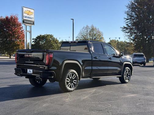 Onyx Black 2024 GMC Sierra 1500 AT4