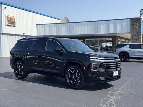 Mosaic Black Metallic 2026 Chevrolet Traverse High Country