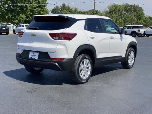 Summit White 2026 Chevrolet Trailblazer LS