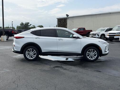 Summit White 2024 Buick Envista Preferred FWD