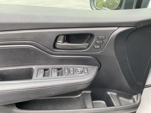 Platinum White Pearl 2024 Honda Odyssey EX-L