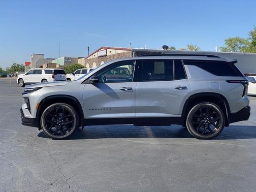 Sterling Grey Metallic 2026 Chevrolet Traverse RS