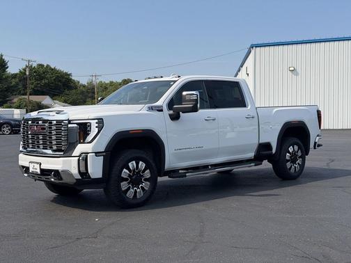 Summit White 2025 GMC Sierra 2500 Denali