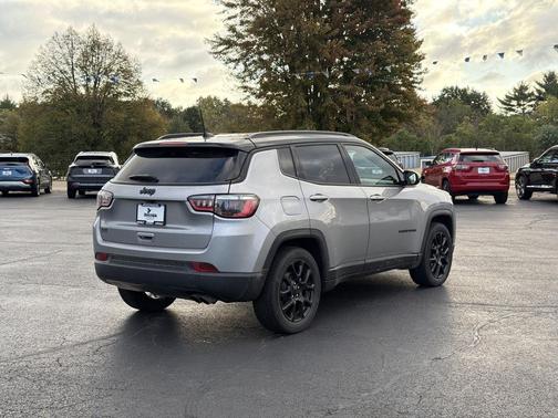 Billet Silver Metallic Clearcoat 2022 Jeep Compass Latitude